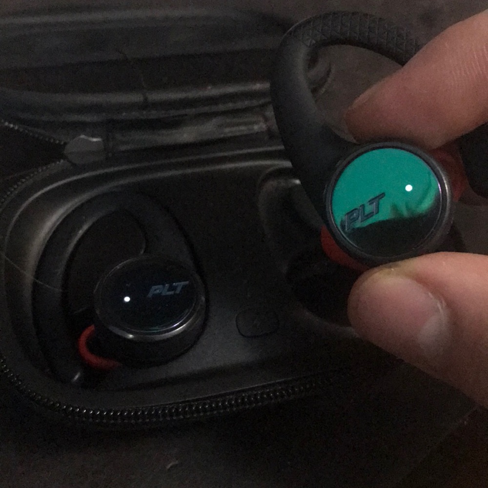 Wireless ear buds - Picture 4 of 4